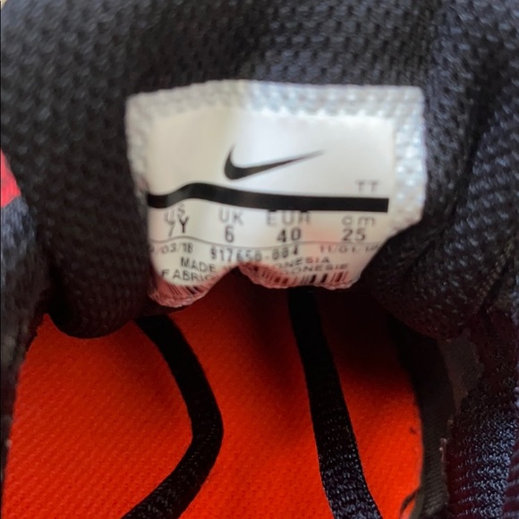 Nike’s - Picture 4 of 5